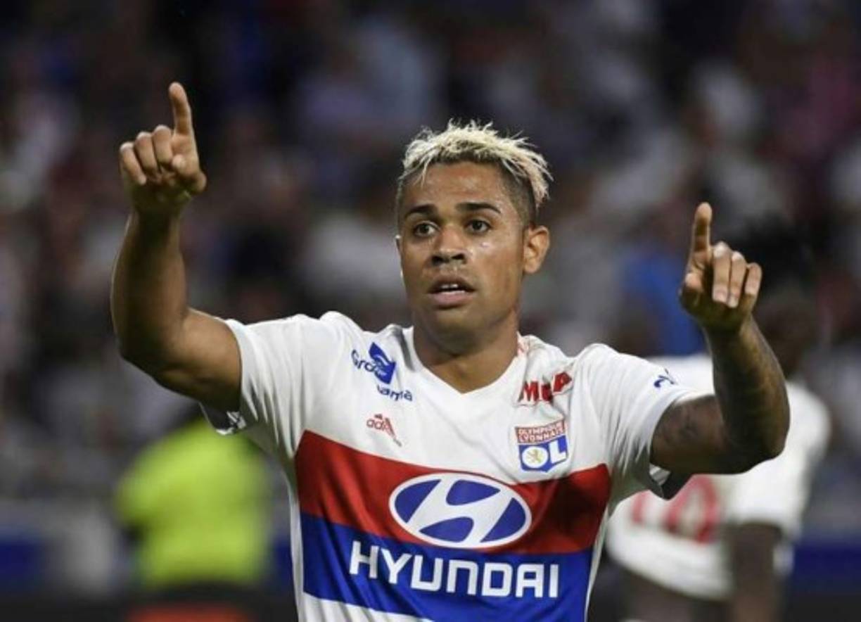 El Sevilla ha llegado a un principio de acuerdo con el Olympique de Lyon por Mariano Díaz, como ha avanzado Eldesmarque, por 30 millones fijos y cinco en variables. En su momento jugó en Real Madrid.