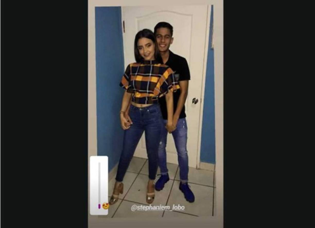 Cristian Cálix - El jugador del Marathón recibió la Navidad junto a su novia Stephanie Lobo.