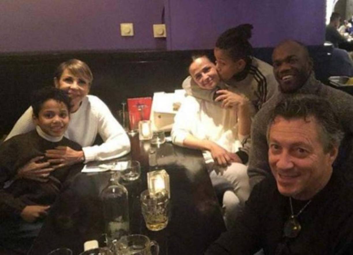 David Suazo y Elisa poco a poco se fueron conociendo y el noviazgo se consolidó. A lo largo de los días se hicieron de varias amistades en Italia.