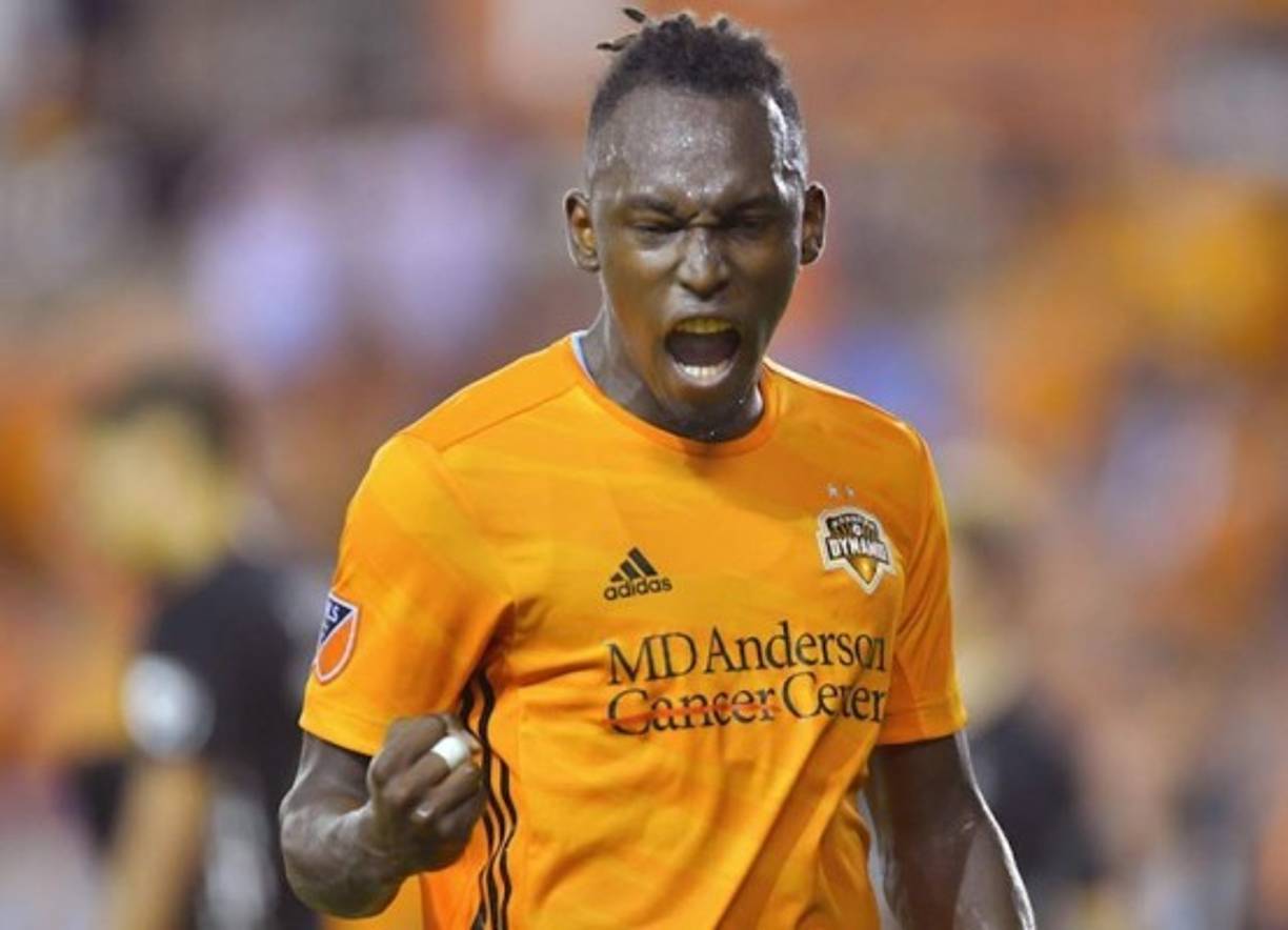 El delantero hondureño Alberth Elis del Houston Dynamo, ha estado a un paso de dar el salto al fútbol de Europa, pero por diversos casos no ha podido. Hoy te revelamos todos los clubes europeos que han pretendido al atacante catracho.<br/>