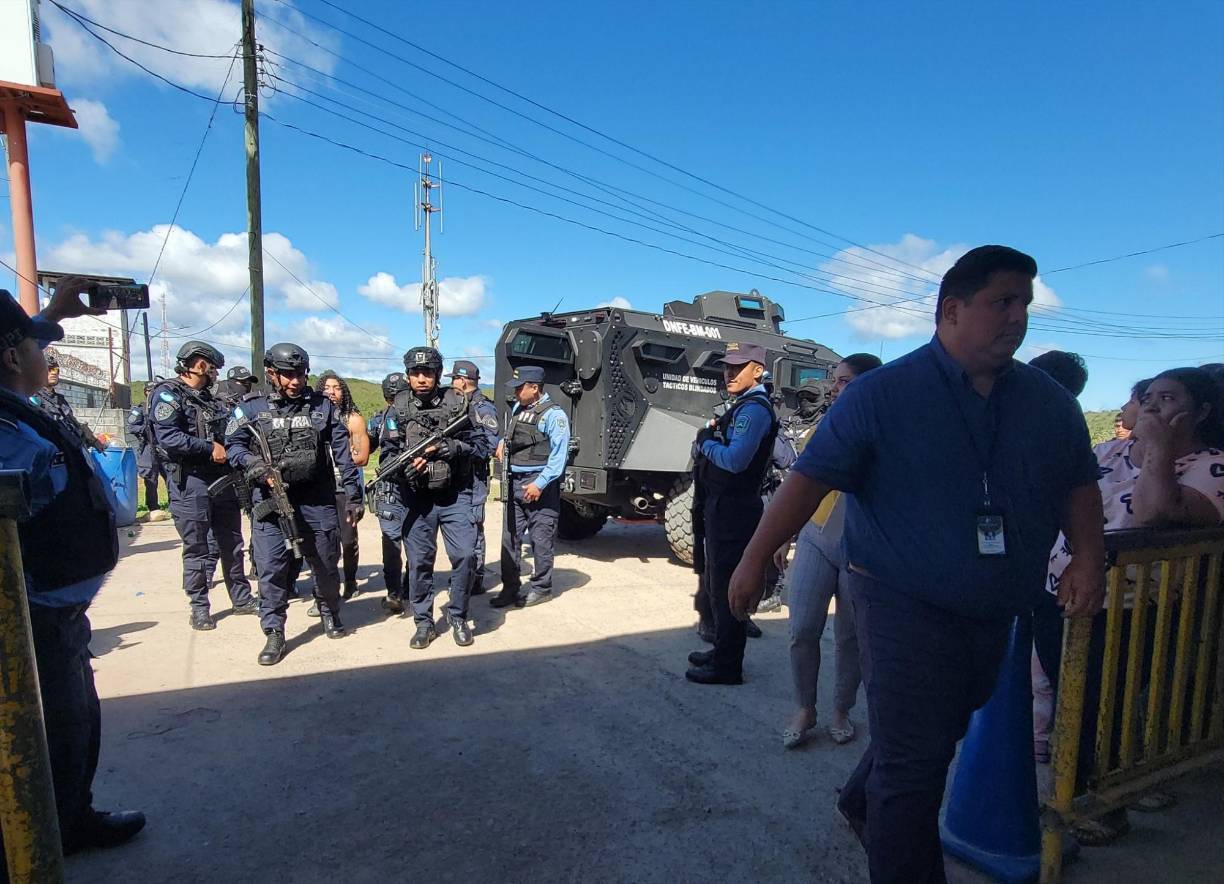 Vallecillo fue arrestado este domingo en el municipio de Dulce Nombre de Culmí, departamento de Olancho, en el este de Honduras, tras operaciones de “inteligencia, vigilancia y seguimiento”.