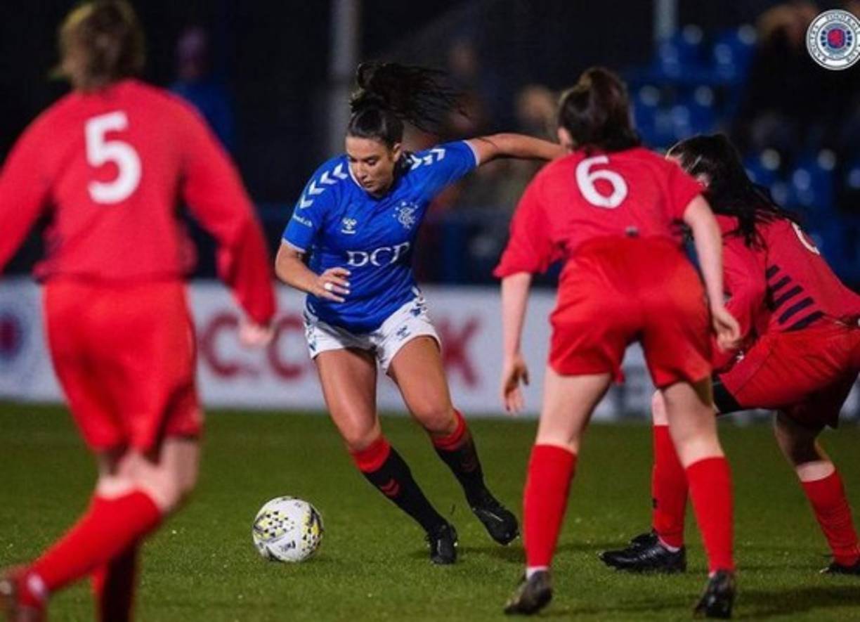 Con el Rangers, gigante del fútbol escocés. 'Mi oficina', escribió, junto a la fotografía.