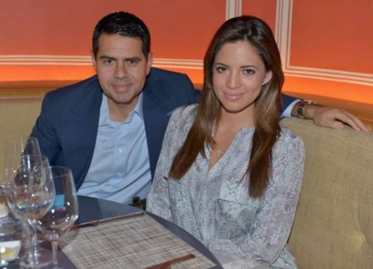 Después que César Conde se convirtió en el presidente de NBCUniversal Telemundo Enterprises y NBCUniversal International Group, la pareja tuvo que pasar largo tiempo sin convivir, ya que él pasaba mucho tiempo en Nueva York y ella en el domicilio de ambos en Miami.