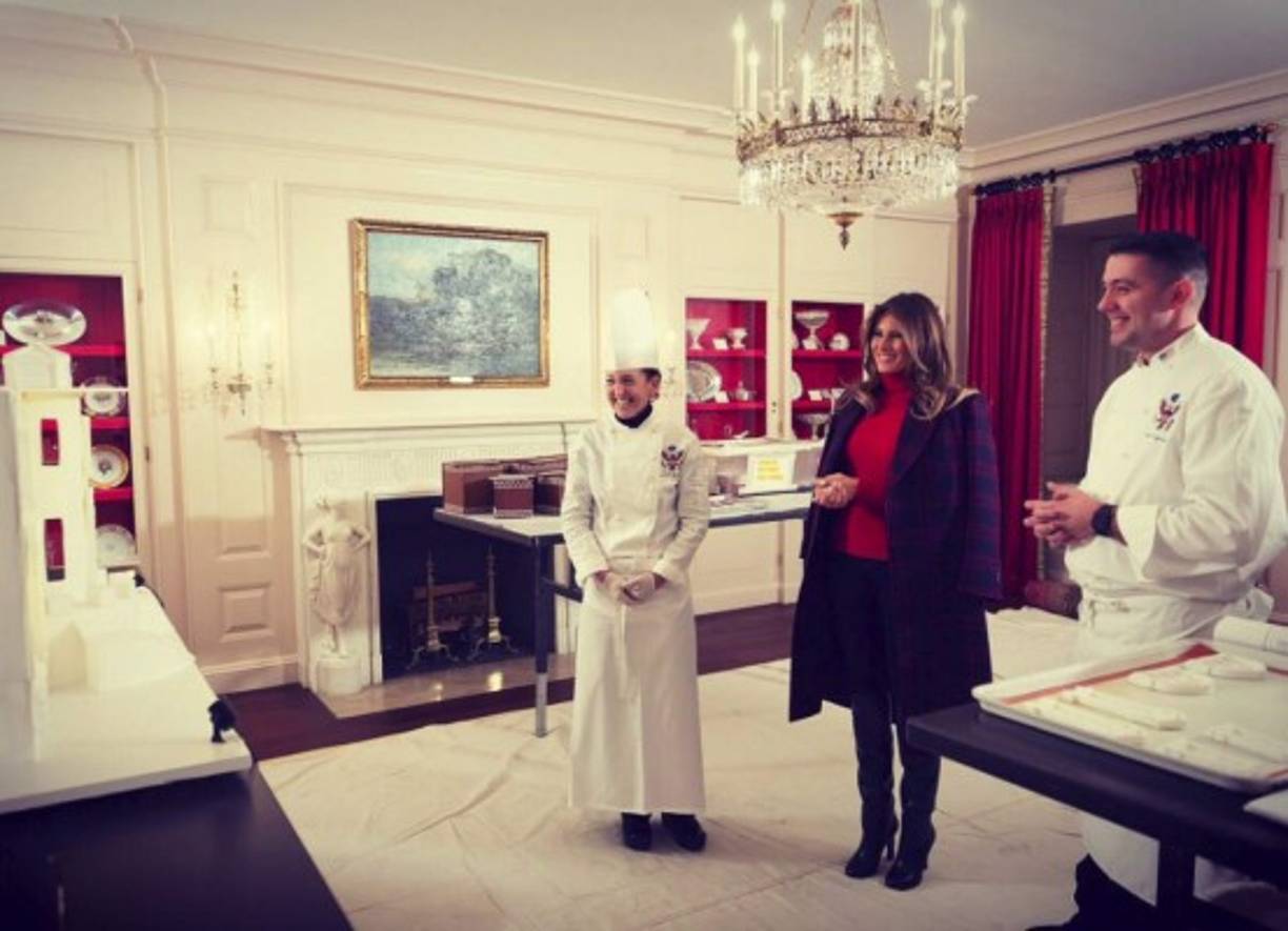 Melania compartió en su cuenta de Twitter varias imágenes sobre los avances de sus tareas de decoración.