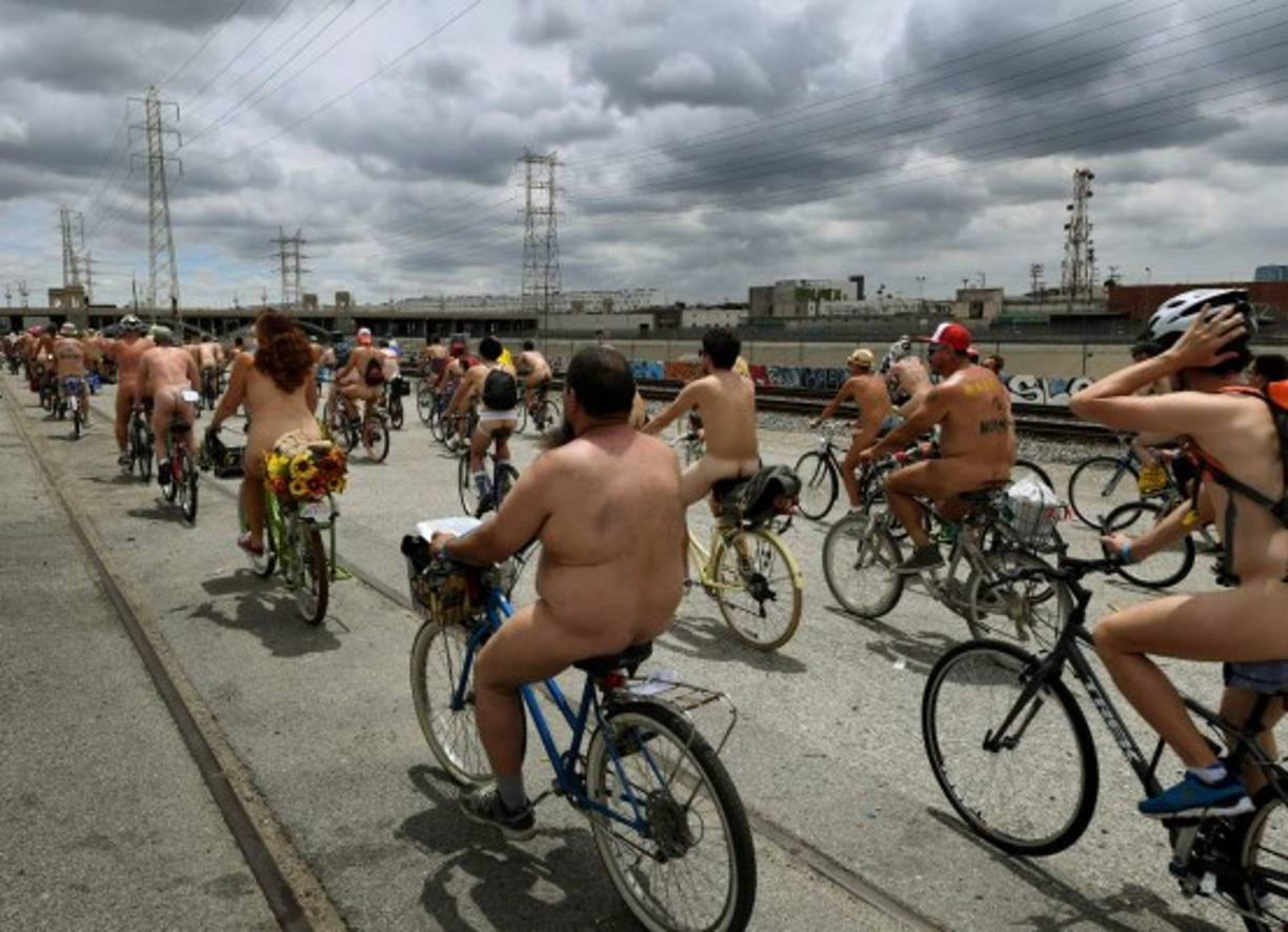 Los participantes creen que muchas comunidades no fueron diseñadas para aprovechar las bicicletas, que pueden considerarse el medio más eficiente de transporte personal. En su lugar, creen, la sociedad ha subordinado los valores comunitarios a los requisitos de los costosos, peligrosos, ruidosos y contaminantes vehículos. <br/>