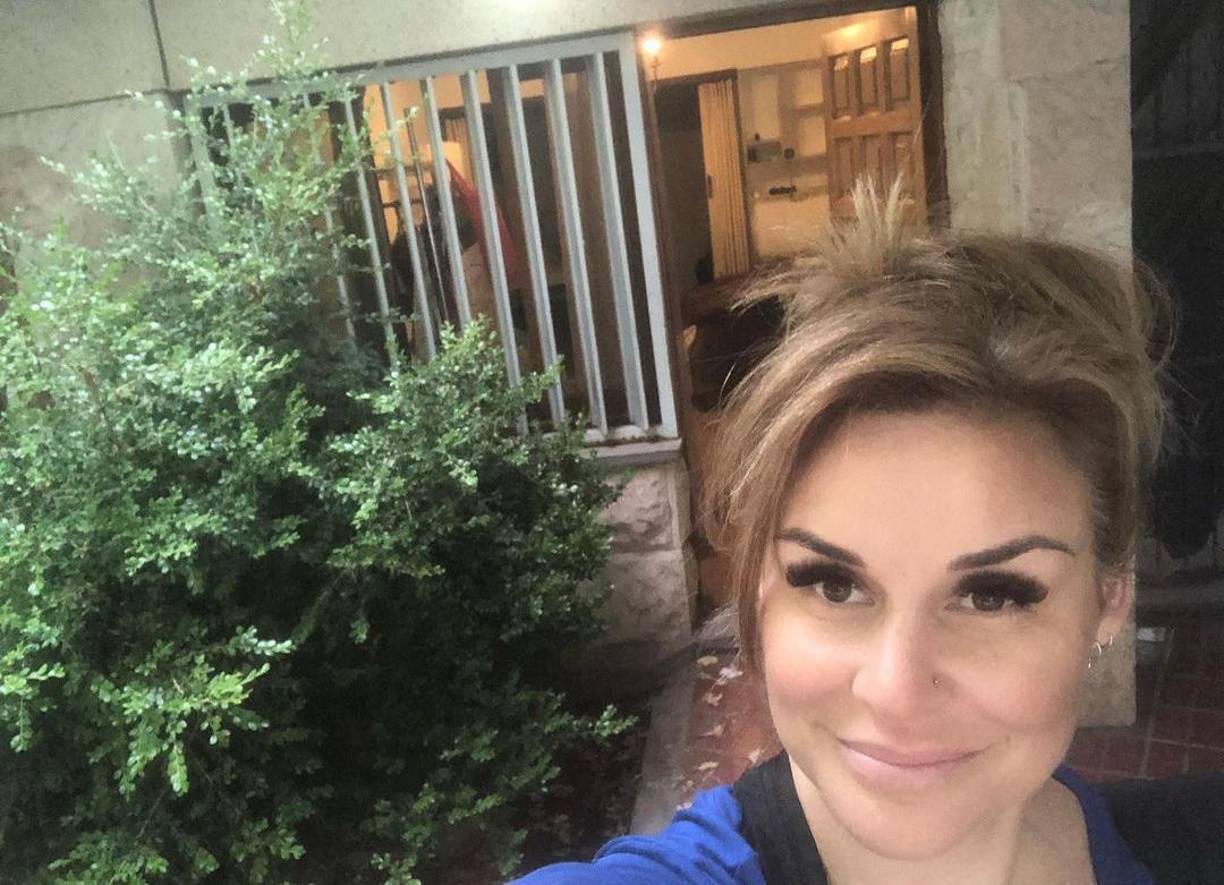 A pesar de los primeros informes sobre su lamentable partida, aún no se ha revelado el tipo específico de cirugía estética a la que se sometió. 