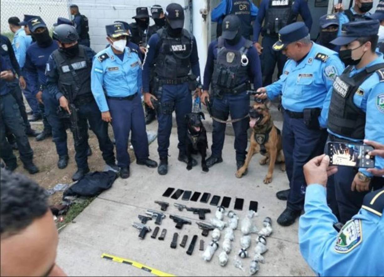 En las últimas semanas, pandilleros de la MS-13 y la '18' se enfrentaron en la cárcel de Morocelí (El Paraíso), conocida como 'La Tolva'. Disparos y granadas provocaron caos en uno de los módulos. Cinco reos murieron y más de una treintena resultó herida.