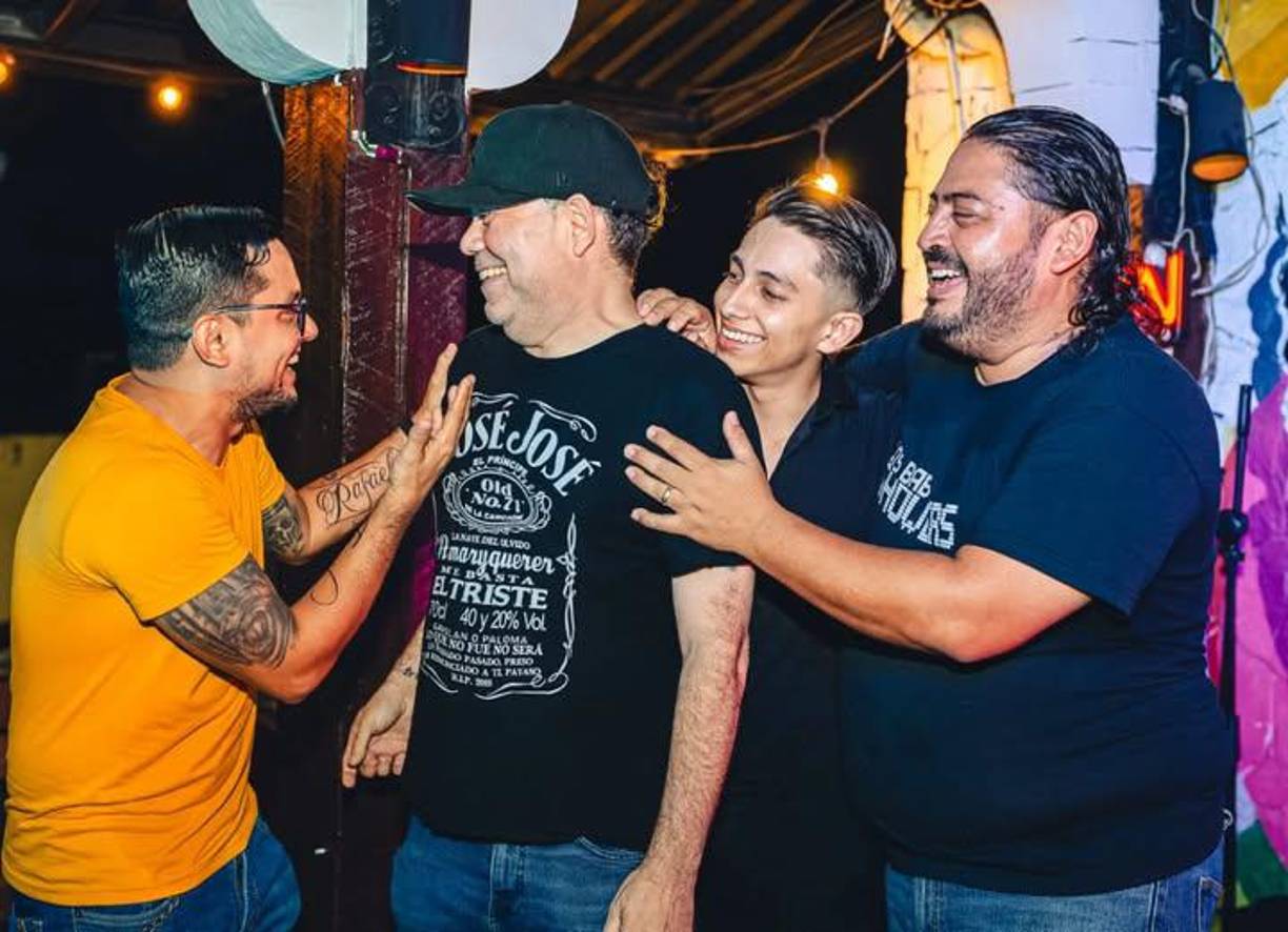 En restaurante El Portal de las Carnes, este sábado desde las 7:00 pm animarán Los Baby Showers.