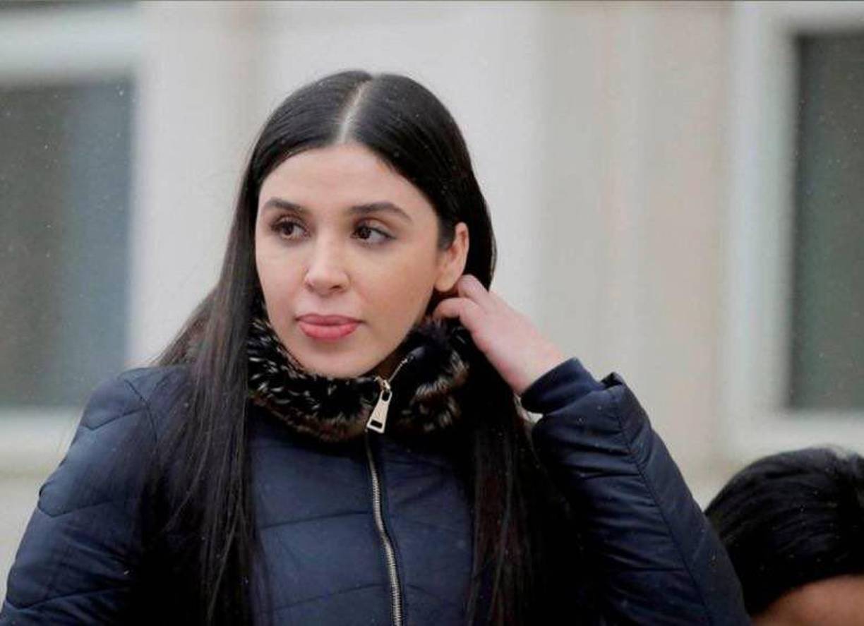 Según versiones, Emma Coronel asistió al evento para apoyar en una presentación a su abogada Mariel Colón, quien es cantante de regional mexicano.