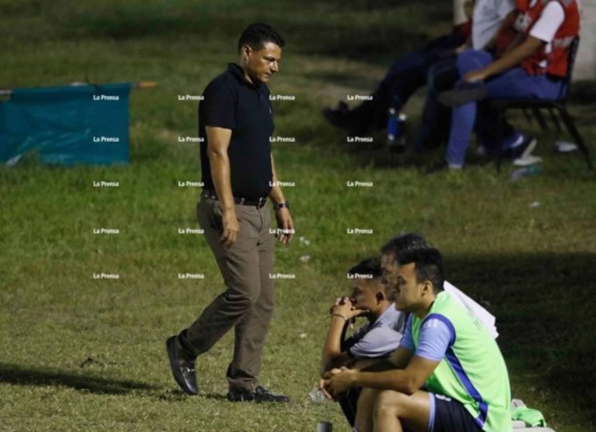 Emilio Umanzor, entrenador de Broncos del Sur, sufrió un nuevo descenso en su carrera.