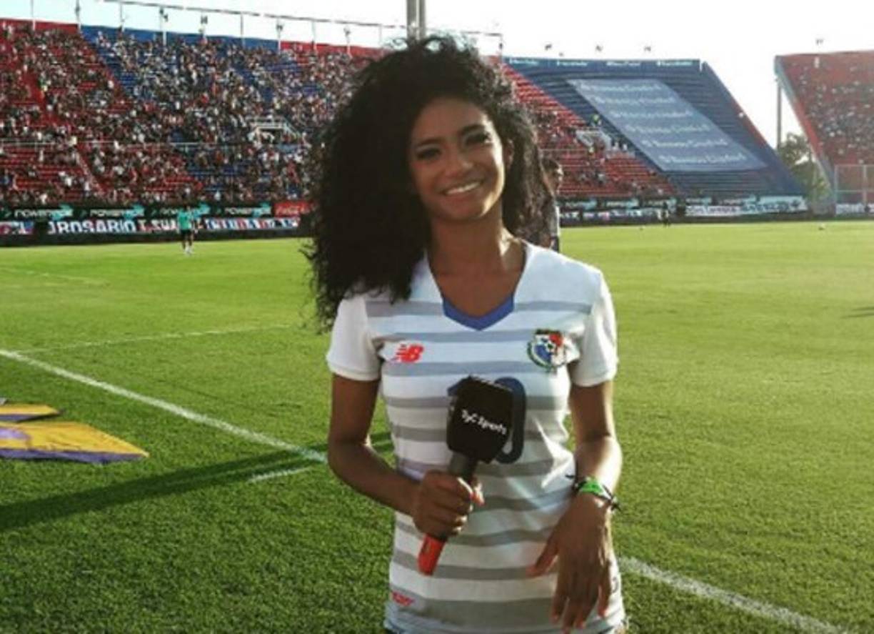 Pese a la distancia, la chica siempre luce los colores de su selección panameña.