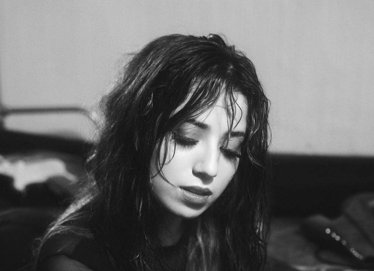 “Conmocionada por el fallecimiento por atropello de nuestra joven vecina Adriana Isabel”, escribió la alcaldesa en la red X. “Todo mi apoyo a sus familiares y amigos en estos momentos tan terribles. Descanse en paz”.