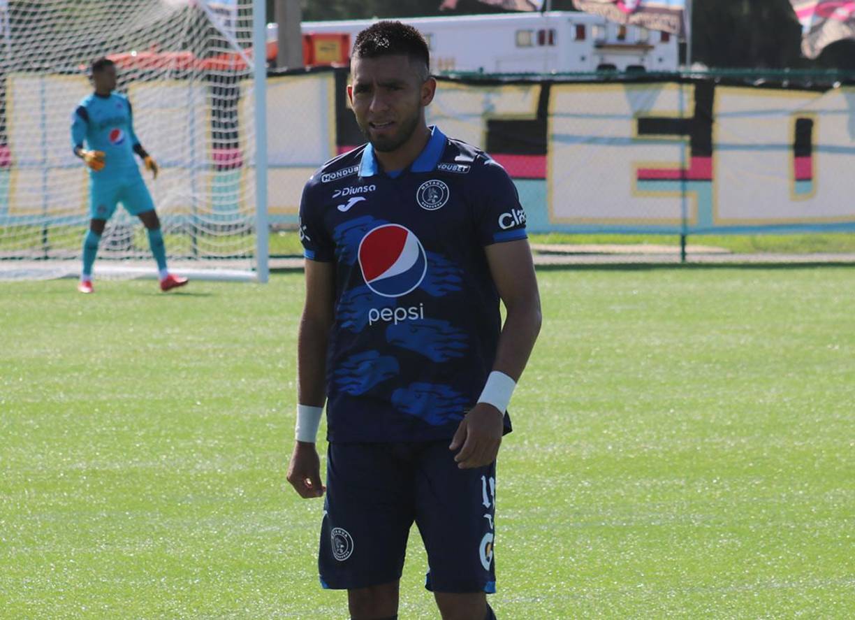 Carlos Argueta - El lateral derecho de Motagua también forma parte de los microciclos de la Selección de Honduras. Tiene 25 años y en marzo contra El Salvador fue citado por última vez en la Bicolor.