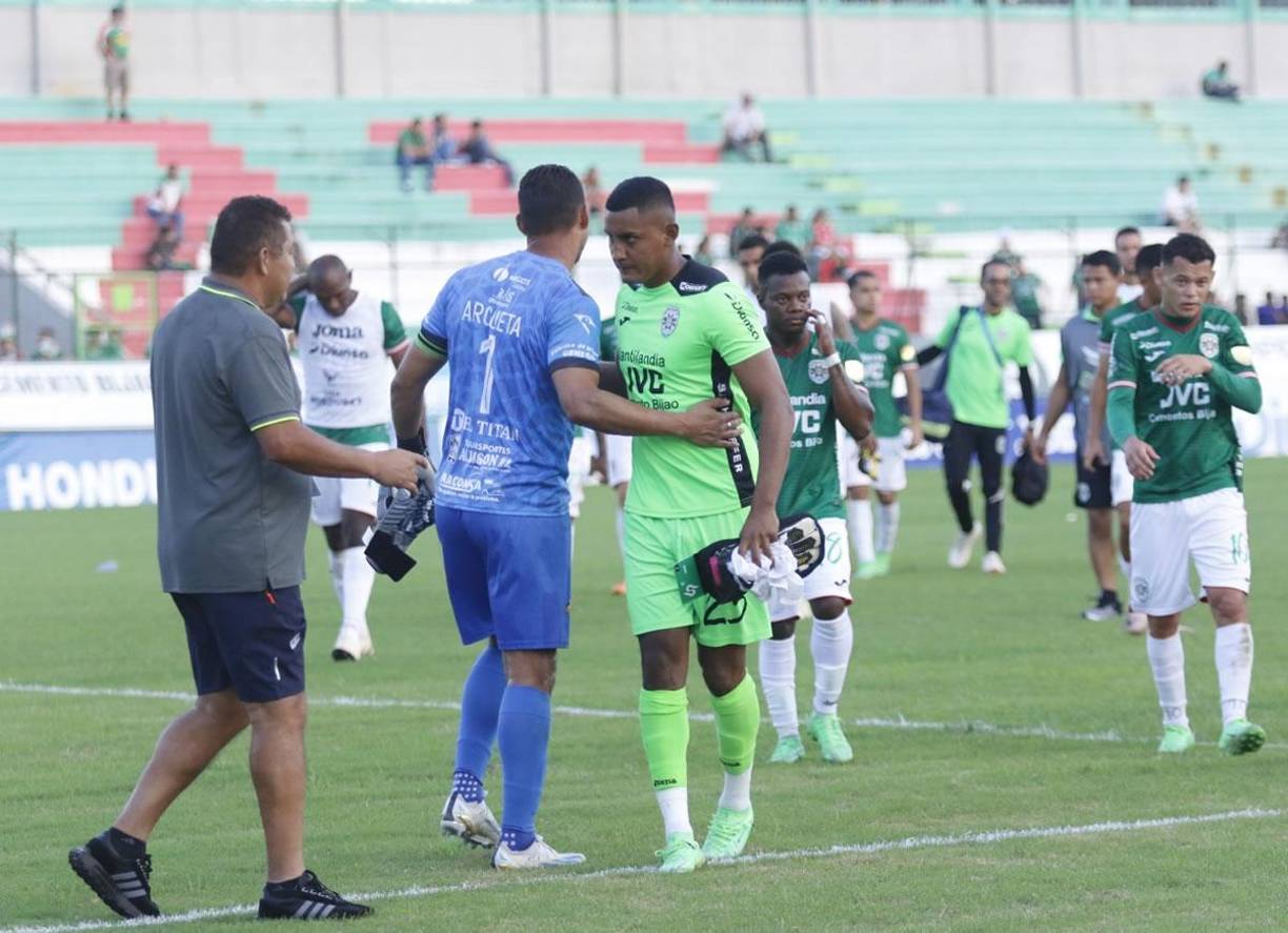 Los rostros tristes y de amargura de los jugadores del Marathón tras no poder ganar contra el Génesis de Comayagua.