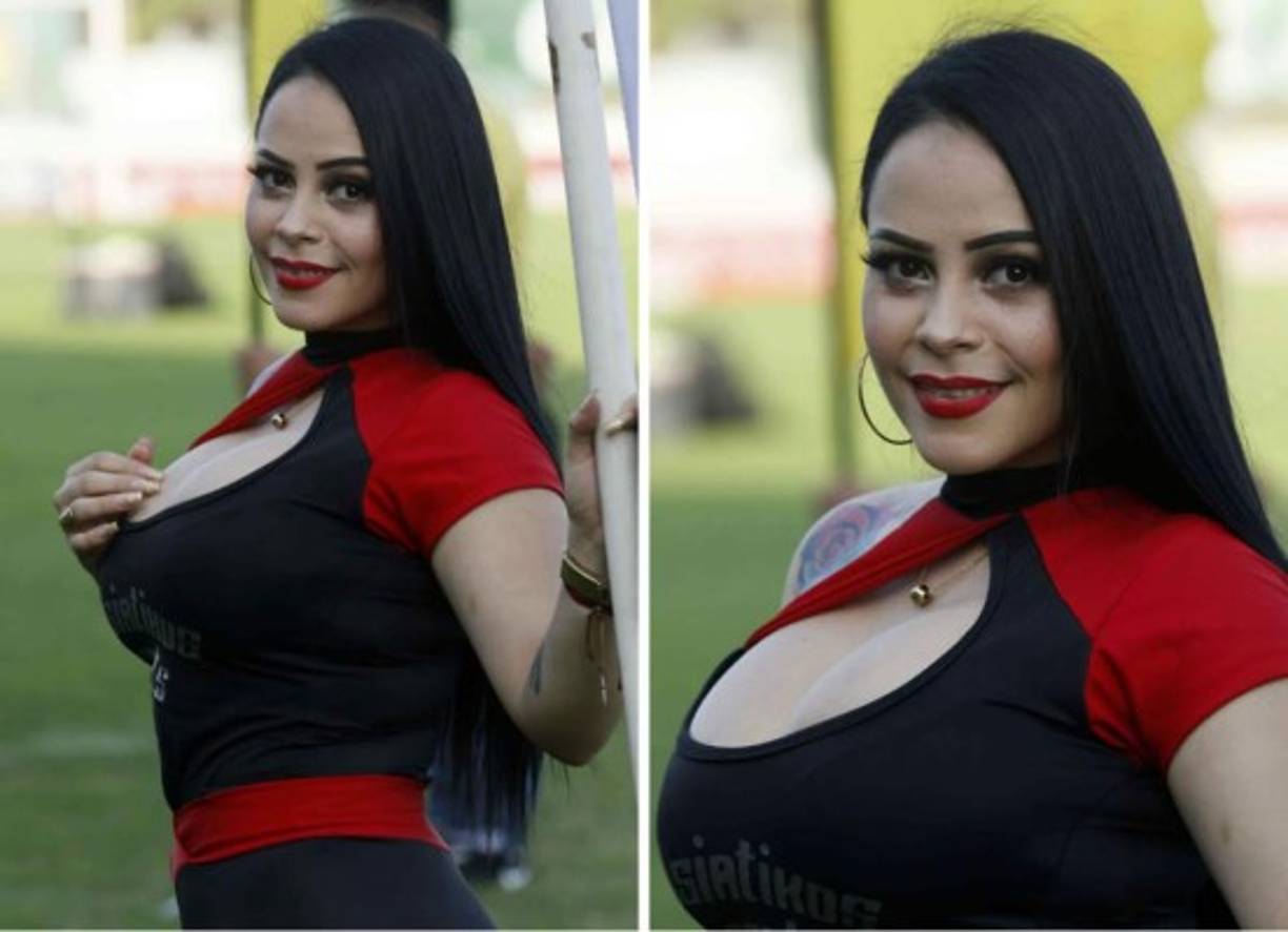 La modelo adornó el partido Platense-Motagua con su belleza.