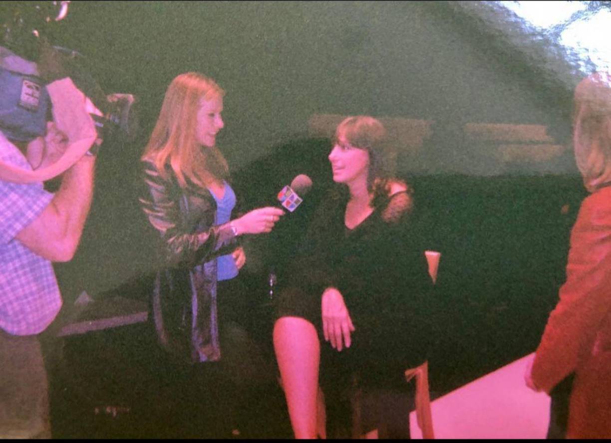 “Les compartimos una triste noticia. Ha muerto en la Ciudad de Miami la periodista y productora mexicana Yovanka Sánchez, quien colaboró en Primer Impacto en los primeros años del programa”, mencionaron en el programa.