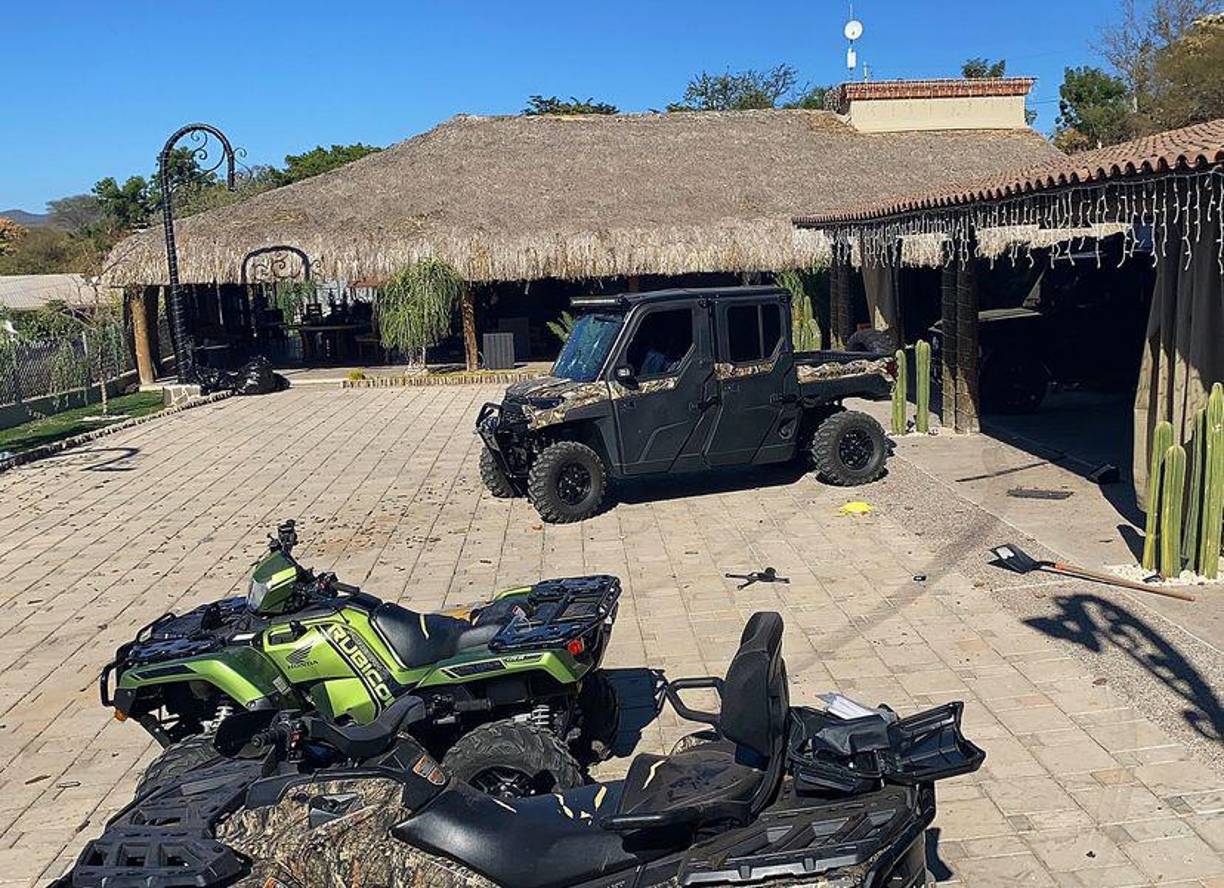 En un video publicado por el periódico Noroeste, se da cuenta de un recorrido efectuado por la propiedad, ubicada en el cerro más alto del poblado de Jesús María.
