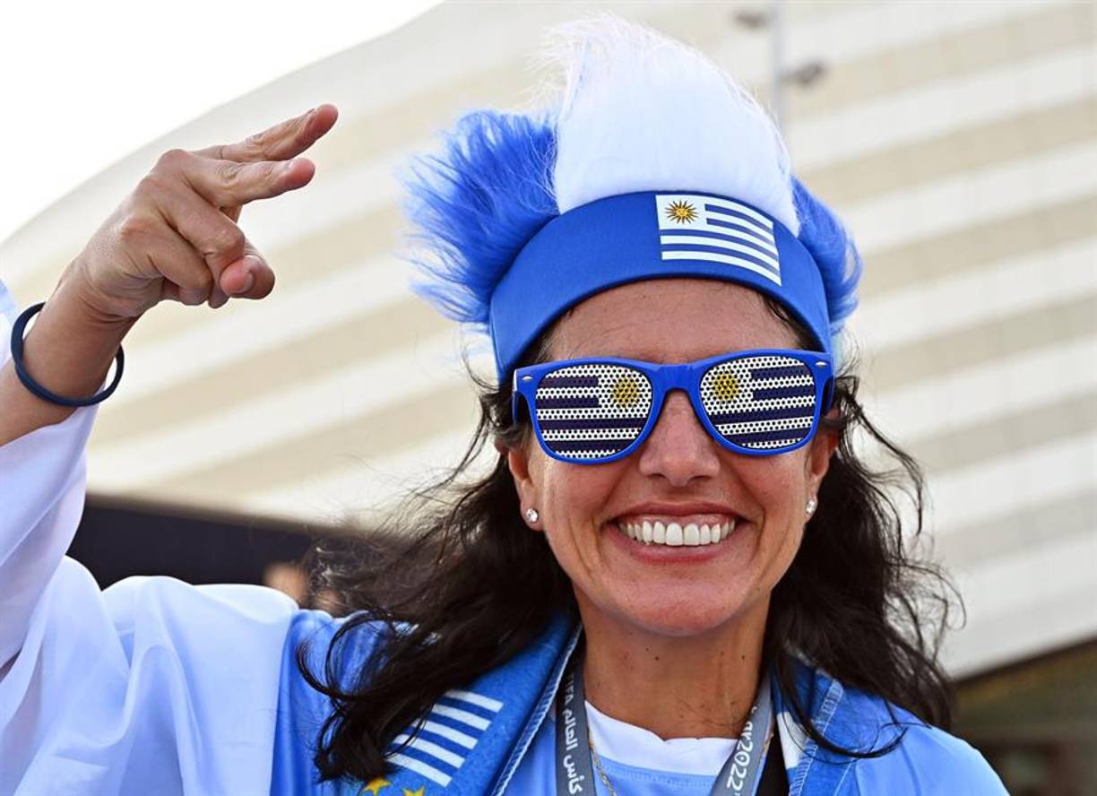 Las bellas uruguayas también asistieron al Estadio Al Janoub.