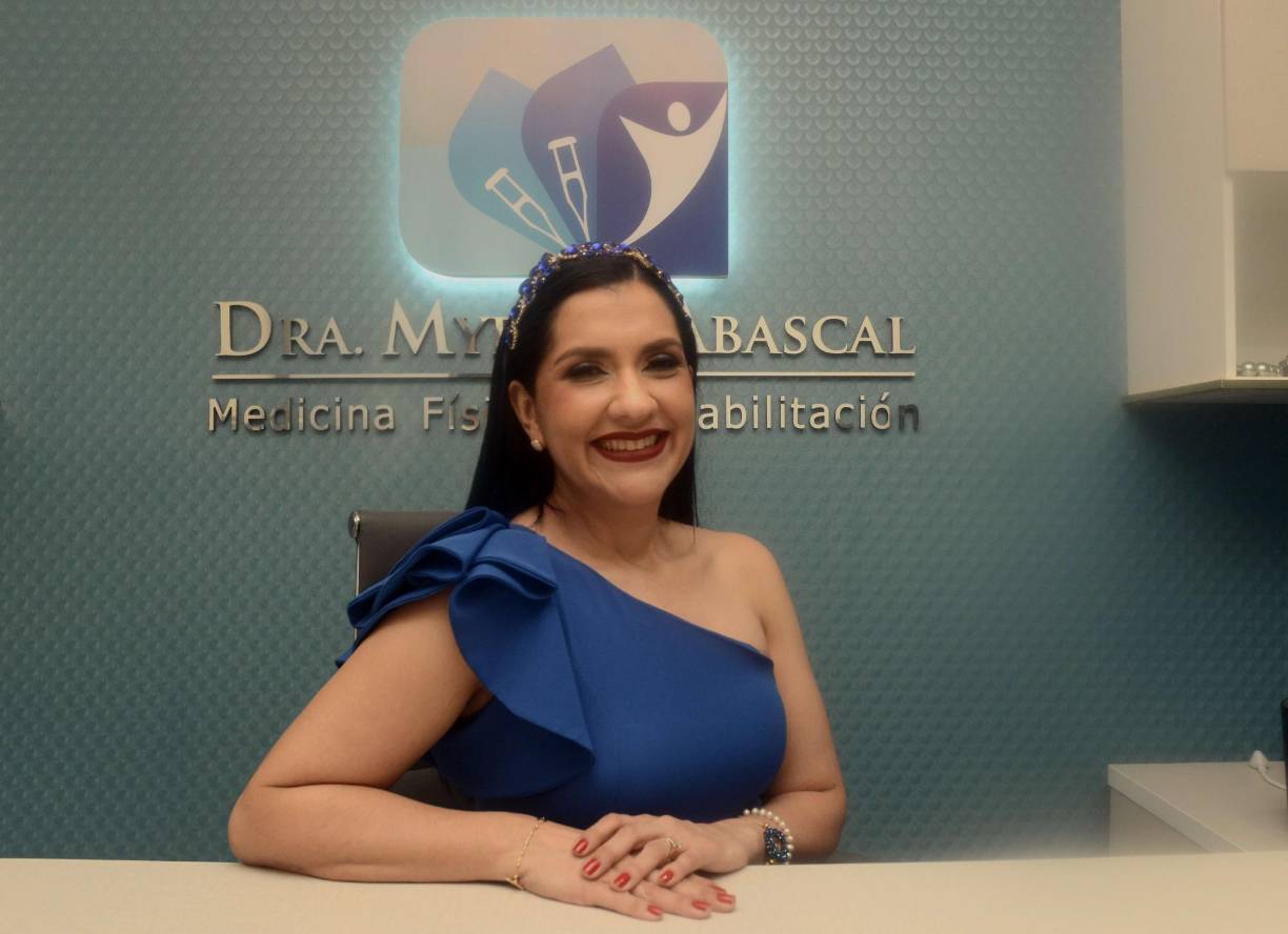 La Dra. Myriam Abascal, fisiatra.