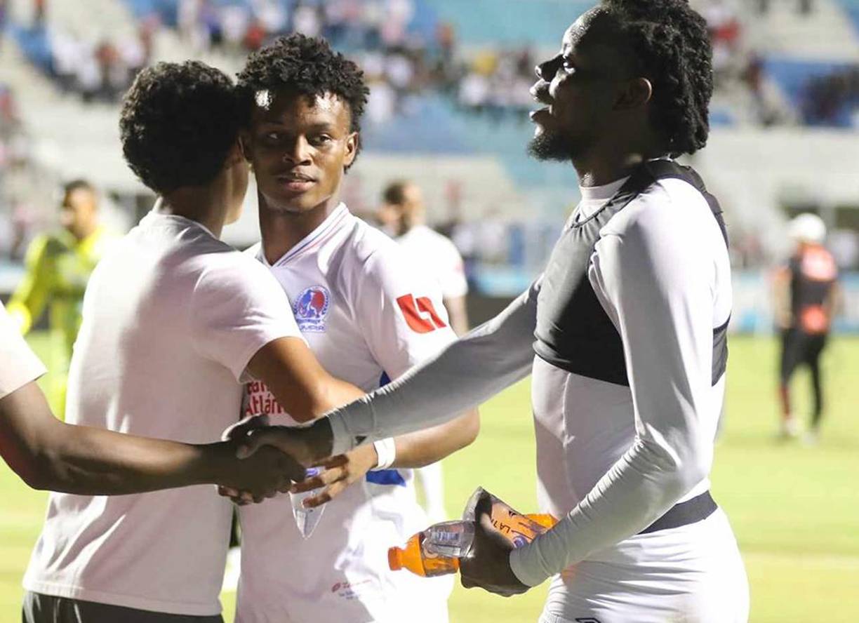 Dimitri Gordon es de las Islas de la Bahía y es el goleador de las reservas del Olimpia. 