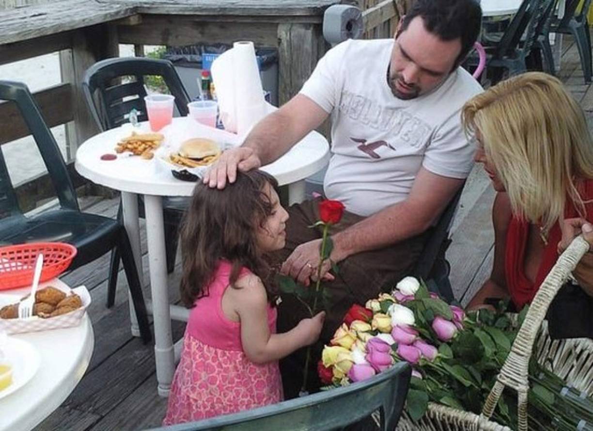 El portal británico Daily Mail informó que según los registros judiciales consultados, el tribunal determinó que Natalia nació en 1989 y no en 2003.