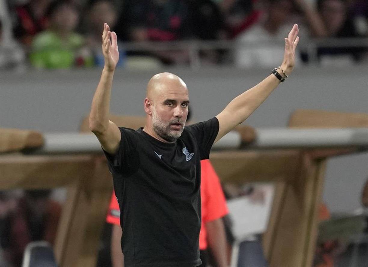 Pep Guardiola sobre Arabia Saudita: “Cuando Ronaldo era el único, nadie pensaba que estos grandes jugadores se irían allí. En el futuro habrá más. Mahrez tuvo una increíble oferta que no podía rechazar”.