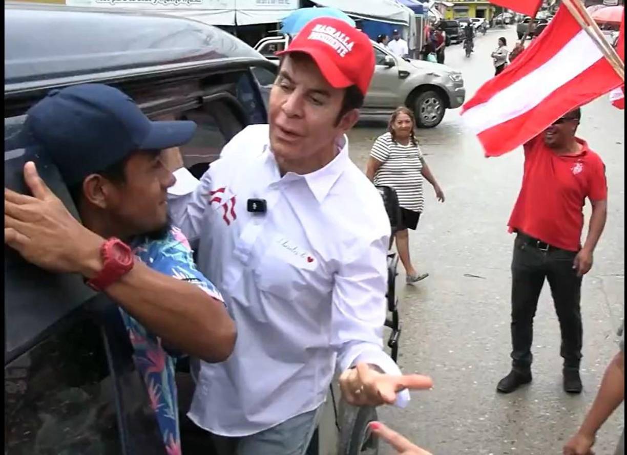 ”Es una vergüenza que Guatemala nos mantenga. No se produce rábano, pepino... porque no hay quien entienda de agricultura, lo único que saben estos imbéciles es hablar de Fidel Castro y del cabr... de Hugo Chávez”, aseguró.