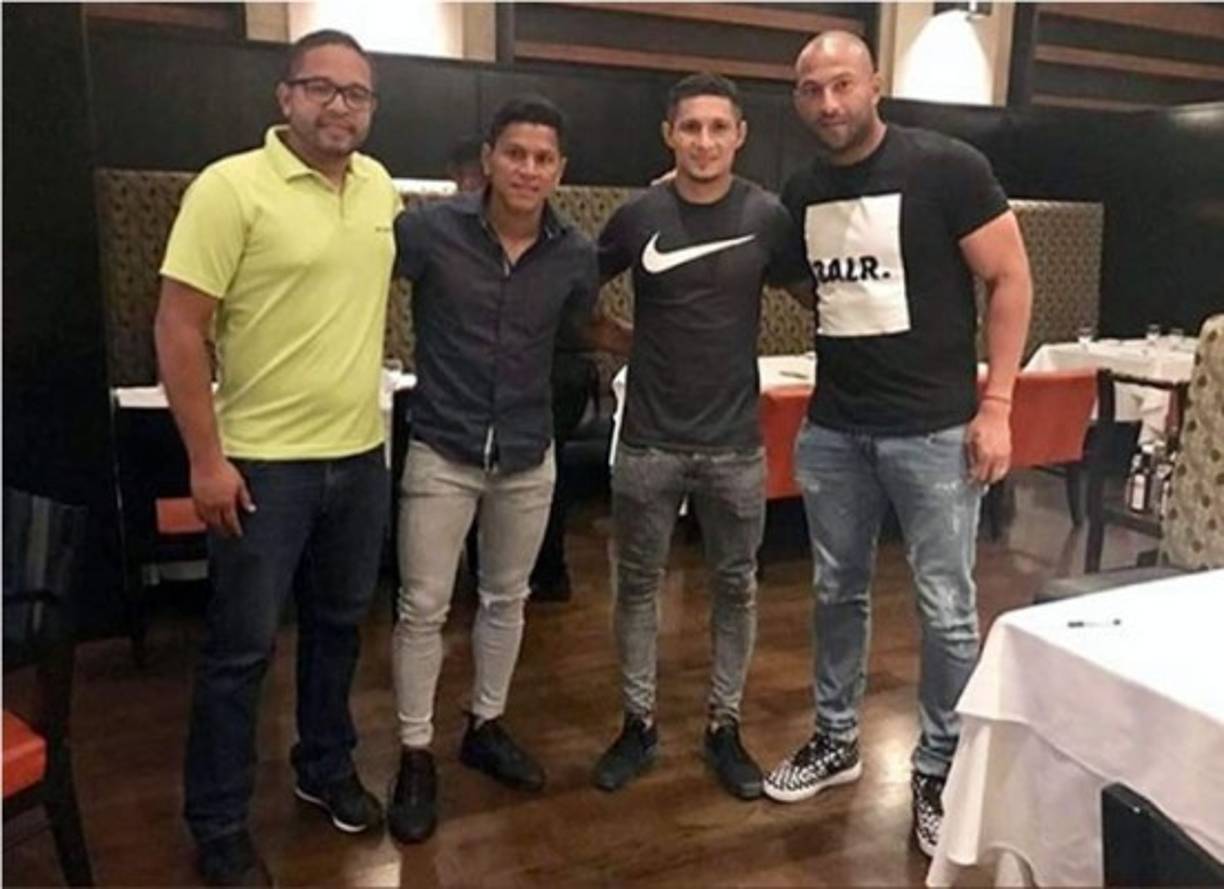 Víctor 'Muma' Bernárdez ya firmó a sus dos primeros futbolistas hondureños, Bryan Moya y Héctor Castellón, para la agencia Soccer Sport Group.