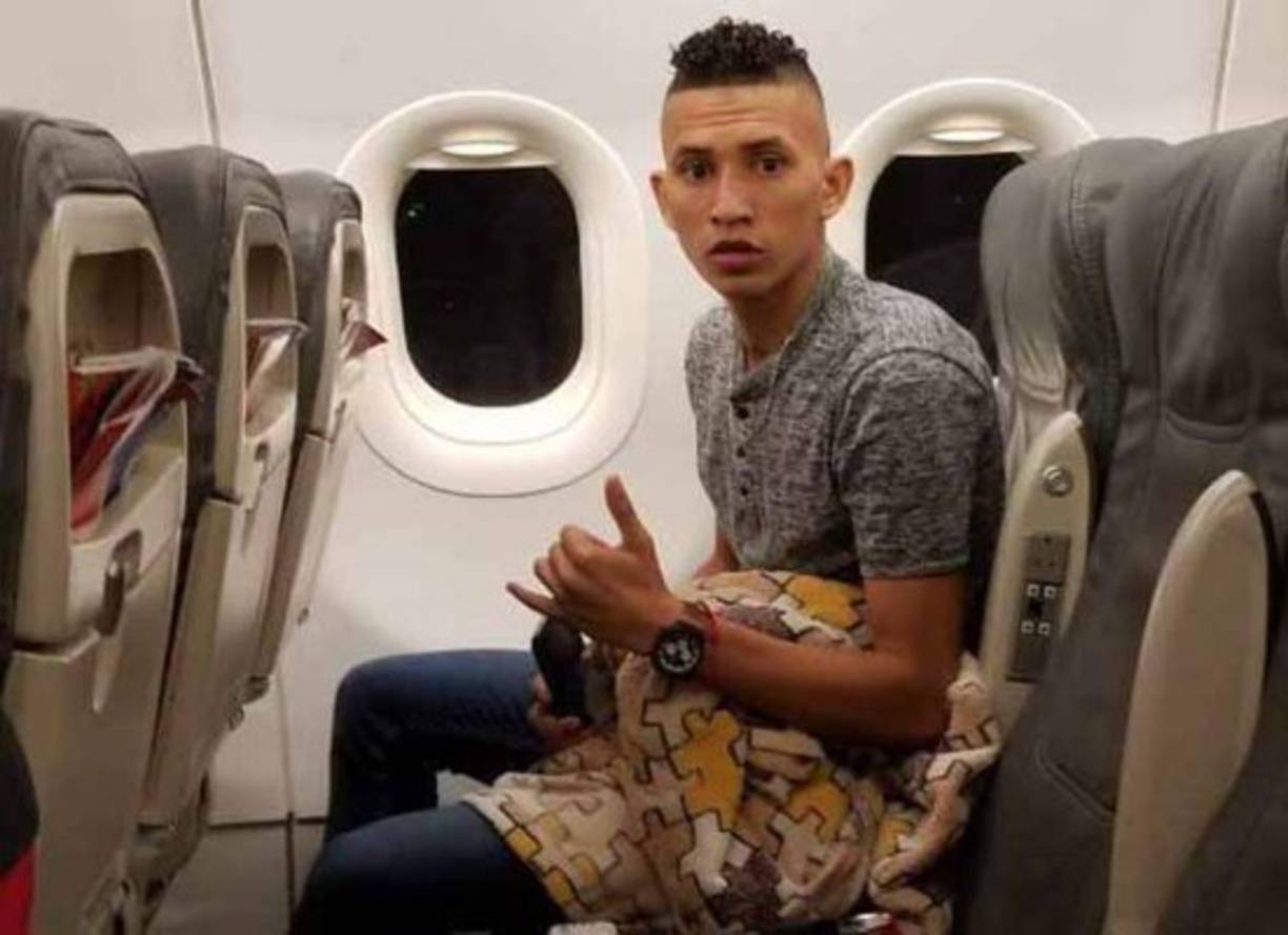 Gerson Díaz: El mediocampista hondureño viajó a Inglaterra en donde realizará una prueba con el Rochdale A.F.C de la tercera división del fútbol inglés. En Honduras jugó en los clubes Victoria, Real Sociedad y Social Sol,.