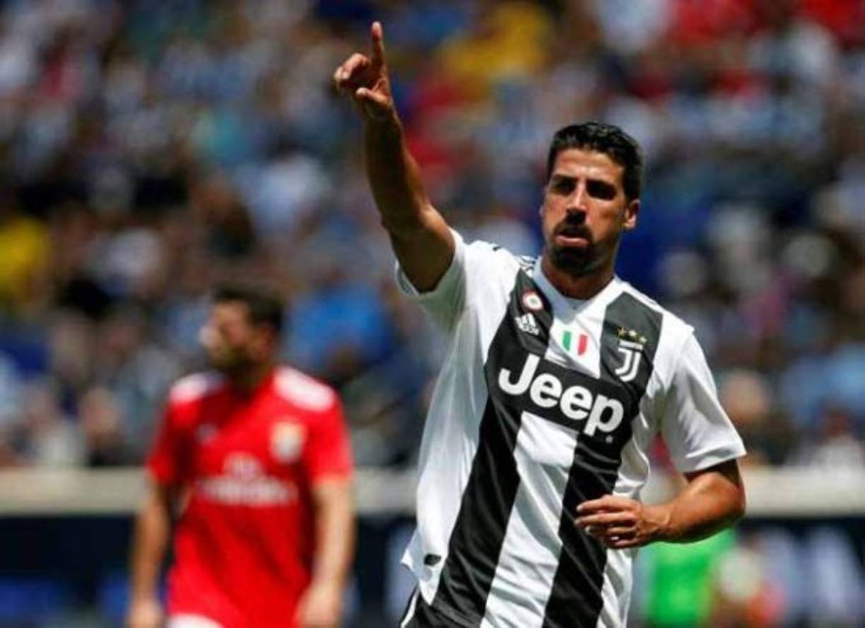 Sami Khedira: Según informa Tuttomercatoweb, el centrocampista alemán no entra en los planes de la Juventus y podría recalar en el Arsenal de la Premier League de Inglaterra.