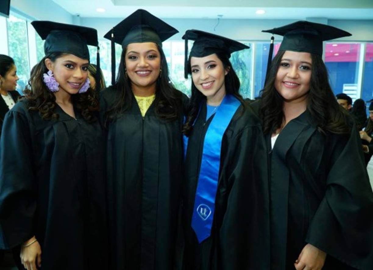 Gabriela Funes, Erica Pascua, Gabriela Villeda y Nelsy Benavides.