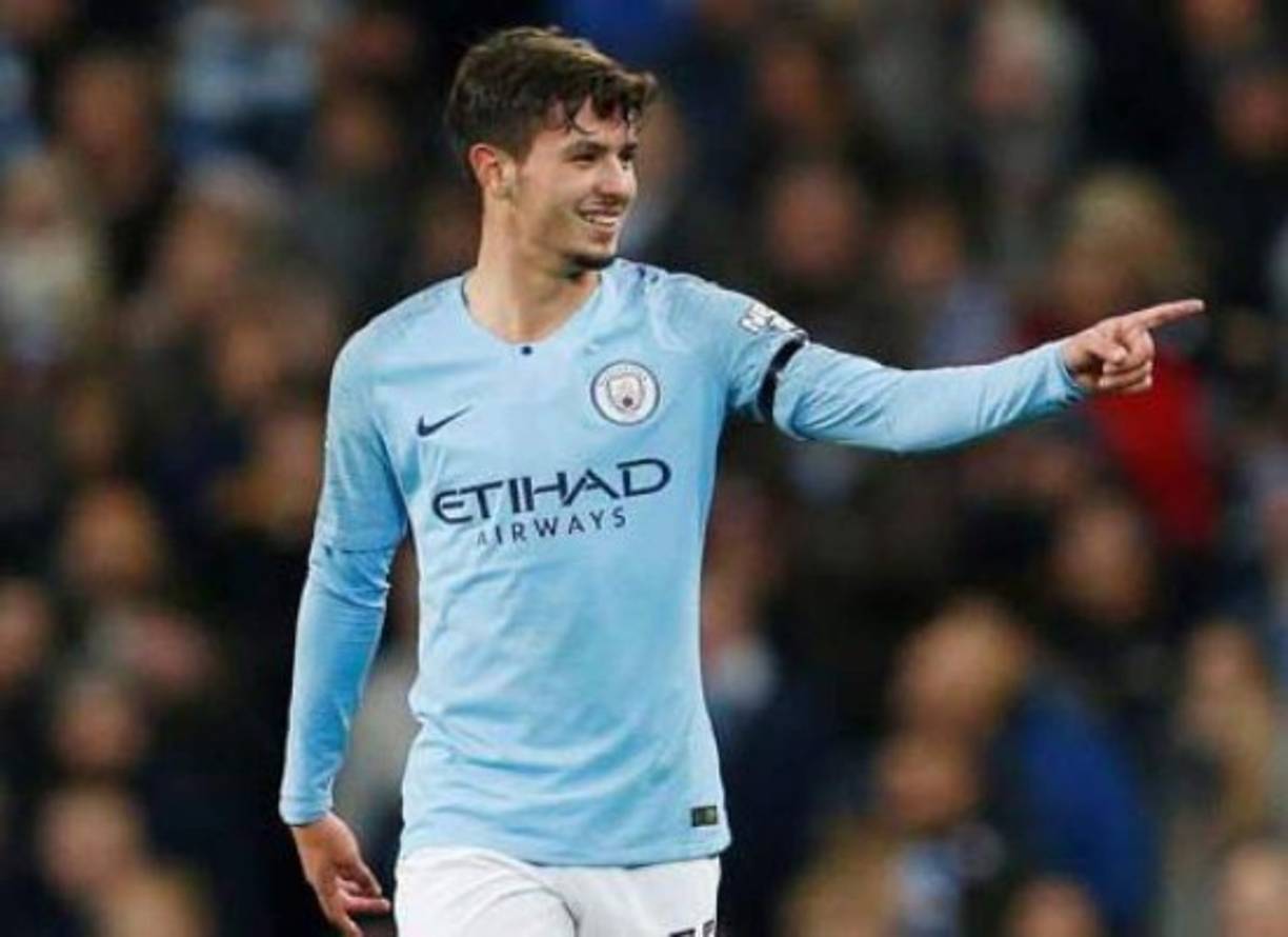 Brahim Díaz: El mediocampista español dejará al Manchester City y se convertirá en el primer fichaje del Real Madrid en el 2019. El costo de la operación rondará los 15 millones de euros, una cantidad que el Real Madrid pagará en señal de buena voluntad con los 'citizen'.