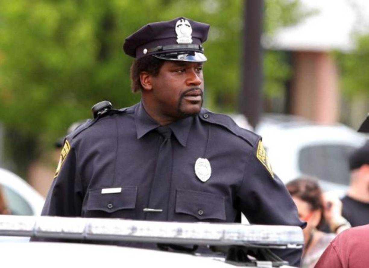 Su enorme popularidad no era despreciada en el gran mundo del marketing, muy ligada al espectáculo. Es así que Shaquille O’Neal termina participando en una docena de películas, como “Kazaam o “Steel”, entre otros.