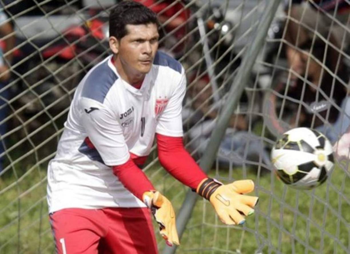 Ricardo Canales: El portero hondureño llegó a un acuerdo para seguir jugando con el Vida de La Ceiba.