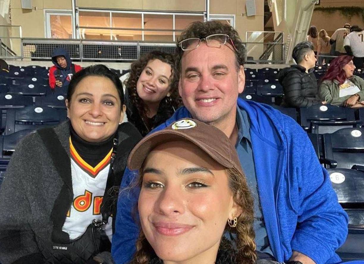 Faitelson se ha caracterizado por ser un hombre de familia. Cuenta con tres bellas hijas. 