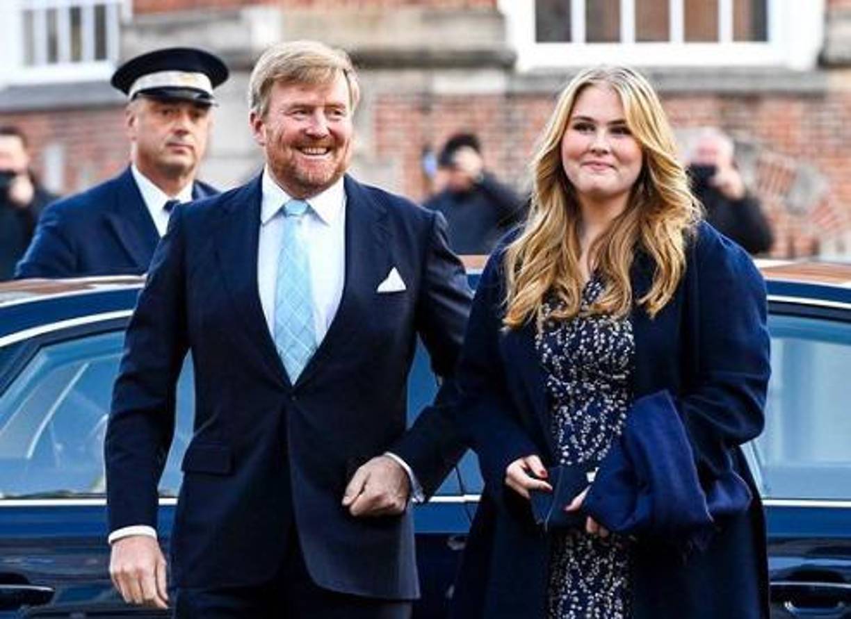 El periodista estuvo presente delante de una universidad de Amsterdam en septiembre durante el primer día de clases de la princesa, matriculada en primer año de una licenciatura en política, psicología, derecho y economía.