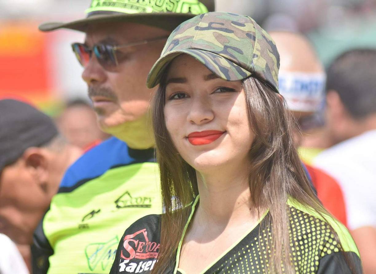 Mujer policía cautiva: Las bellas chicas de la final de ida Olancho-Olimpia