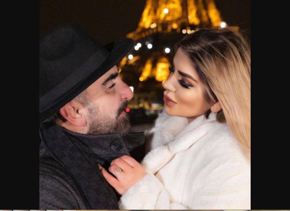 Vicente Fernández Jr., de 59 años y Mariana González, menor que él 19 años, oficializaron su relación en 2020, en medio del escándalo por el que atravesaba el también cantante, pues se estaba separando de su ex esposa, Karina Ortegón, quien además lo tenía demandado por supuesto abuso sexual a una menor.