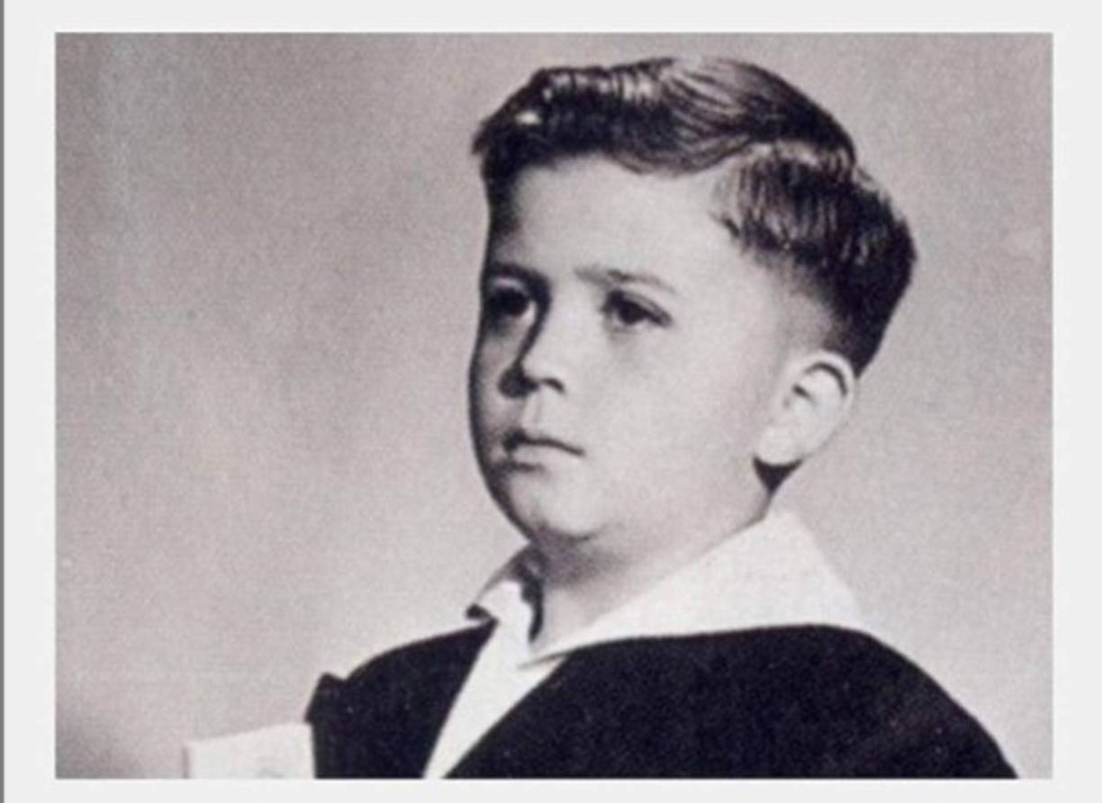 <br/>Xavier López Rodríguez es un actor y comediante mexicano de origen estadounidense, mejor conocido por su personaje de Chabelo, el cual ha interpretado desde la década de 1950 en películas y programas de radio y televisión.