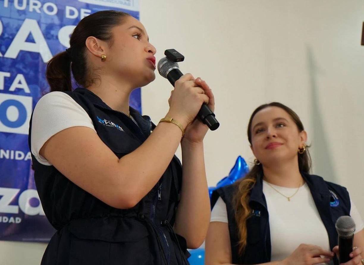 En la actualidad, Isabela y Daniela acompañan a su madre en su campaña política por la presidencia de la República de Honduras en el Partido Nacional.