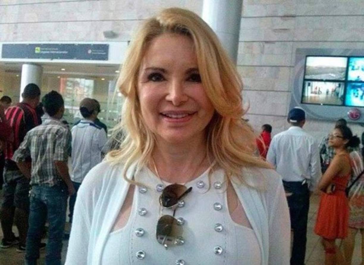 Aguas Ocaña es una ferviente luchadora por la niñez, ella ha adoptado niños huérfanos y ahora tiene 13 hijos a su cargo.