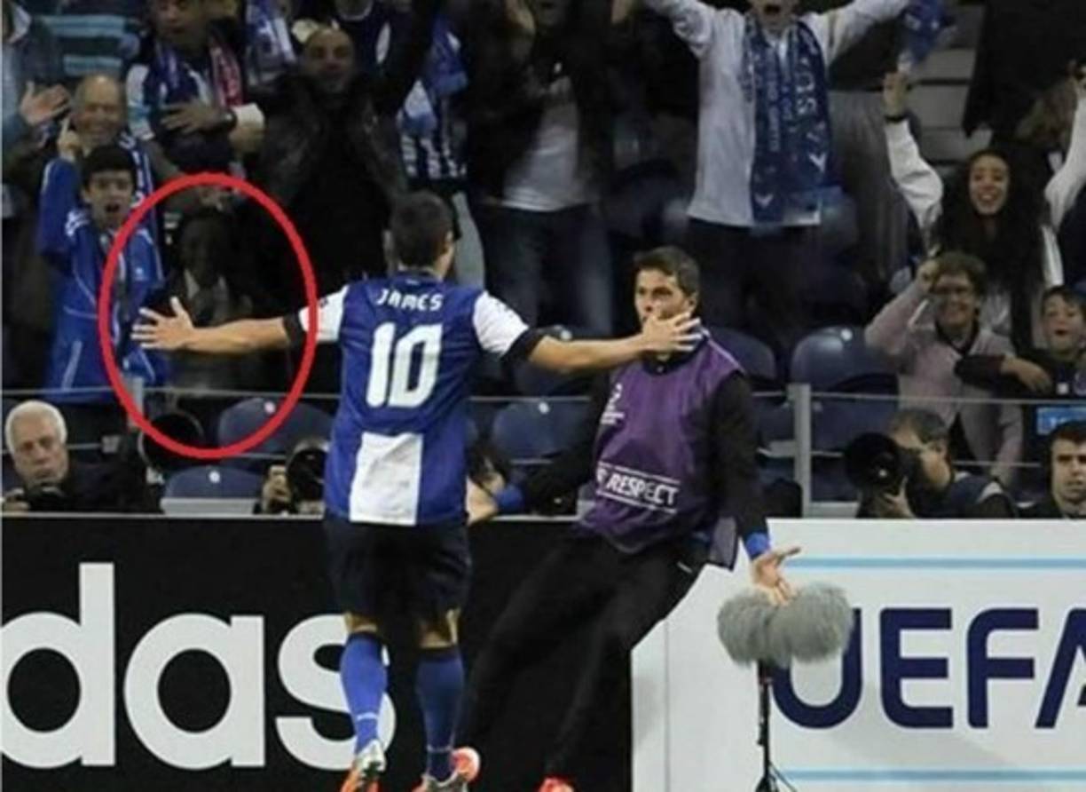 James en su etapa con el Porto revolucionó las redes luego de que apareció un supuesto fantasma, luego aseguraron que se trataba de una anciana. Hasta hoy muchos expresan que se trata de algo anormal.