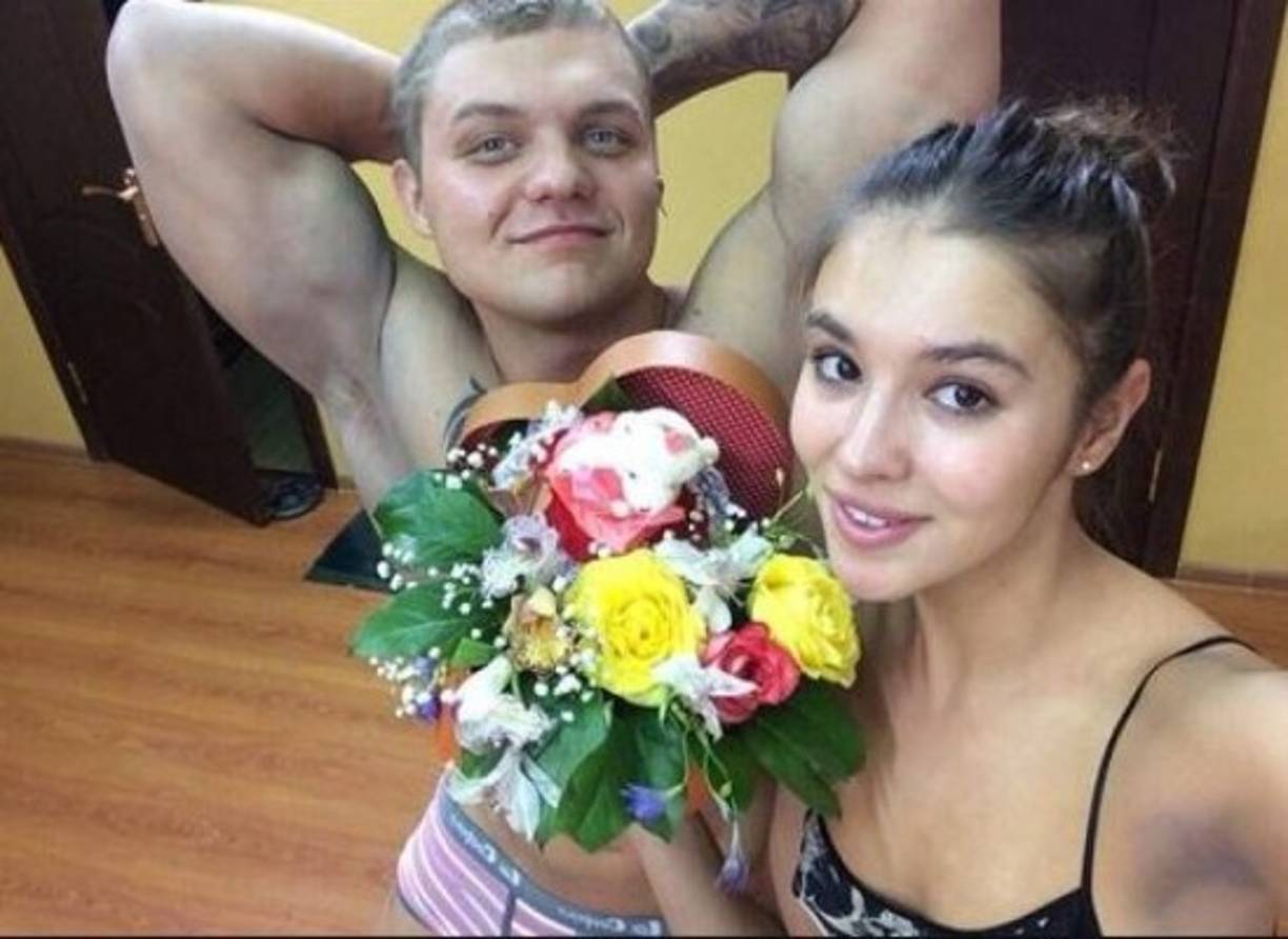 'En mi imaginación, Kit era una especie de héroe amante, pero en realidad todo resultó diferente', se queja Olga en la mencionada publicación.