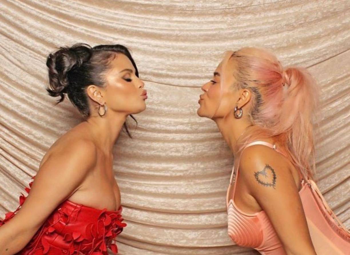 Cabe destacar, que Karol G tambié formó parte de los invitados del cumpleaños de la celebridad estadounidense.