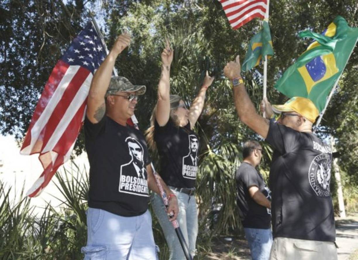 Brasileños en Estados Unidos también expresaron su apoyo por Bolsonaro.