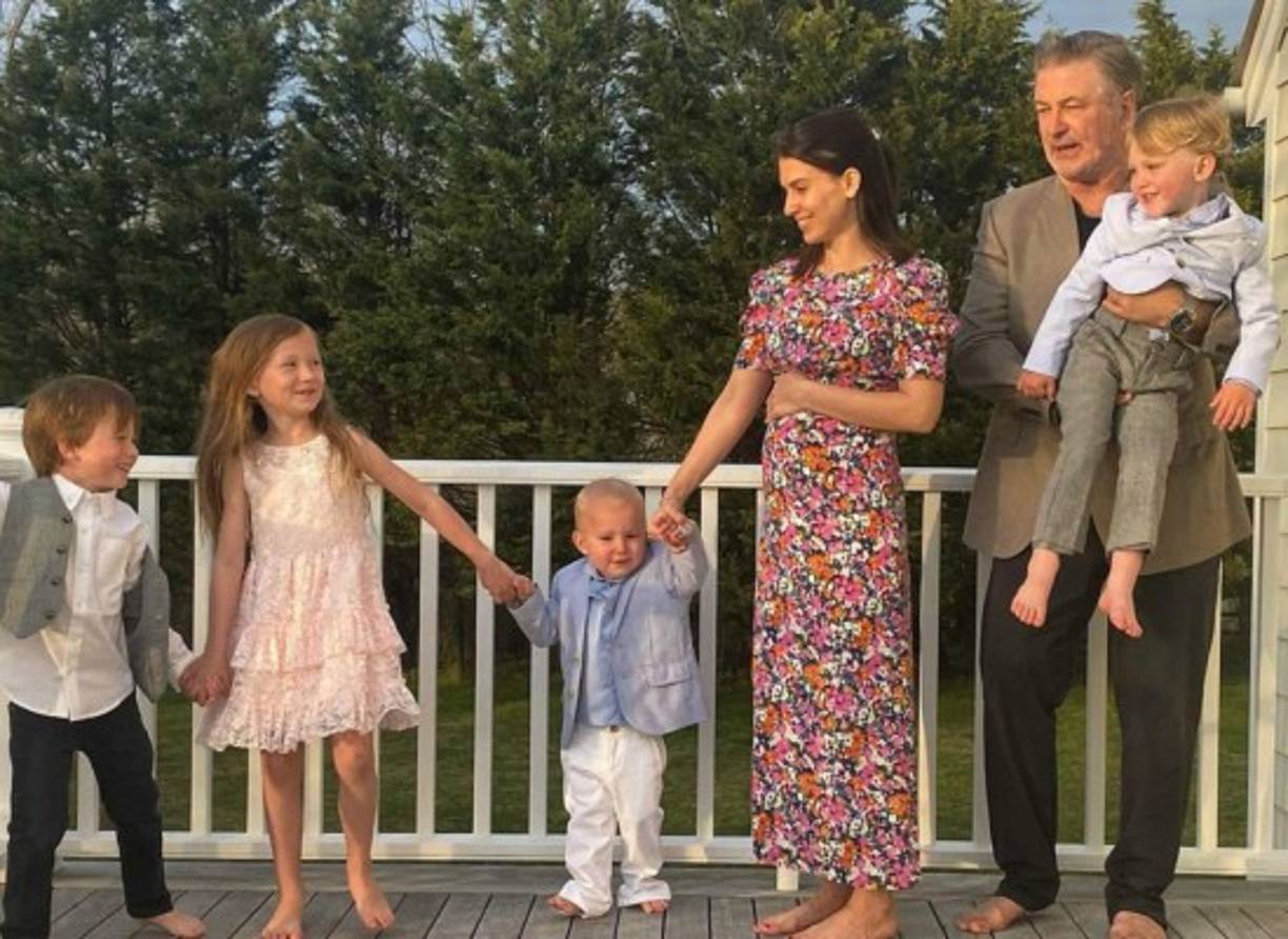 Hilaria Baldwin, esposa del actor Alec Baldwin, anunció hace unas semanas que espera su quinto hijo con el astro de Hollywood. La pareja esta feliz con la llegada de un nuevo bebé, pues el pasado noviembre la instructora de yoga sufrió un aborto.