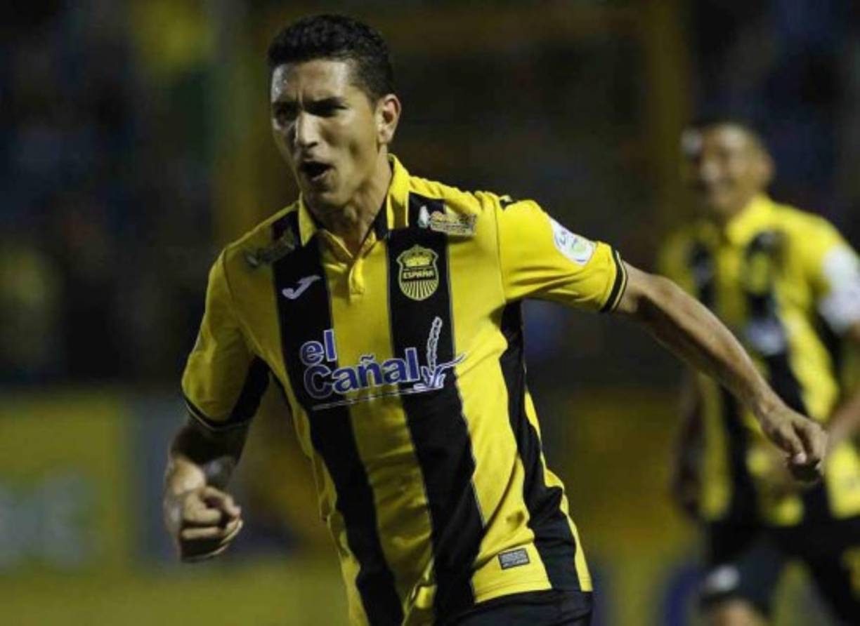 Johny Leverón: El experimentado defensor hondureño fue dado de baja en el Real España, varios clubes lo quieren pero de momento no ha llegado a un acuerdo con ninguna institución.