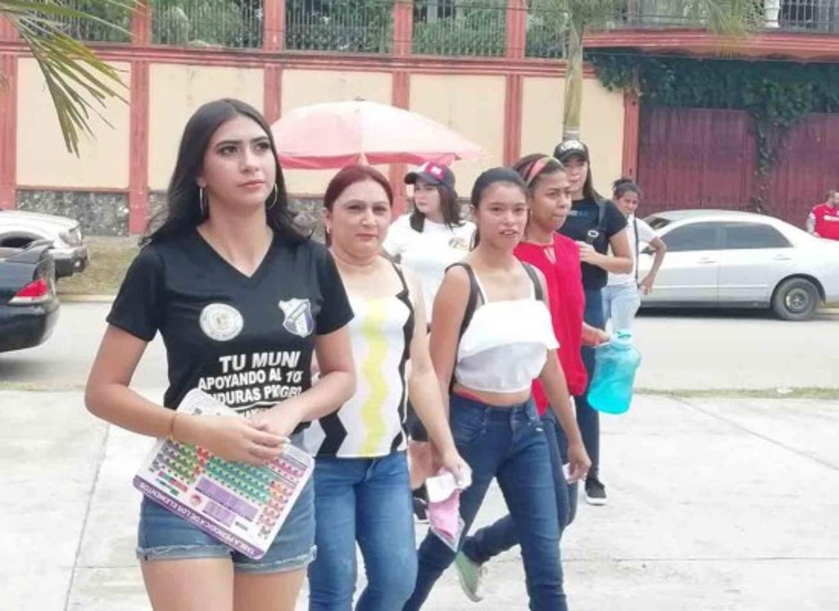 Las chicas llegaron a los estadios en el inicio de un nuevo campeonato.
