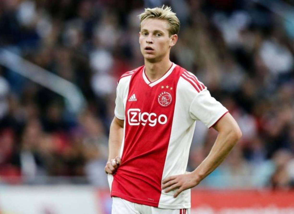 Frenkie De Jong - Holandés, centrocampista, 21 años, Ajax. Un jugadorazo capaz de jugar incluso en las dos posiciones de central y en las tres del centro del campo en un esquema de 4-3-3. Magnífico en la conducción, puede romper líneas por su potencia física pero también sabe jugar a dos toques. Representante fiel del mejor estilo holandés, tiene recorrido. Su valor de mercado es de 40 millones de euros pero su potencial apunta a mucho más. Paris Saint Germain, Bayern, Manchester City y Real Madrid también le quieren.