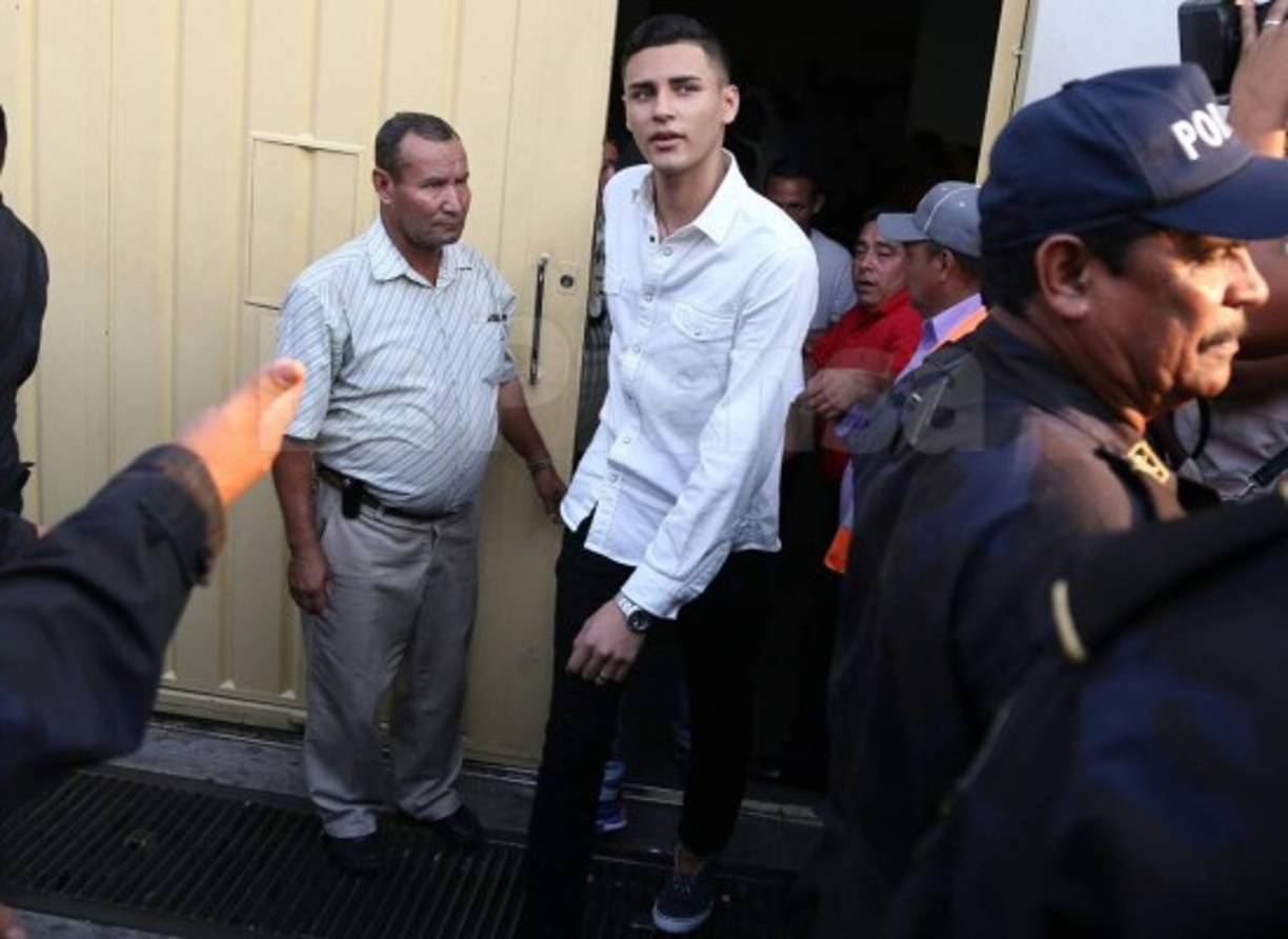 En este caso están siendo acusados del delito de complicidad en el homicidio de Collier sus amigos James O’Connor, Elías Chaín y Olga López. <br/>